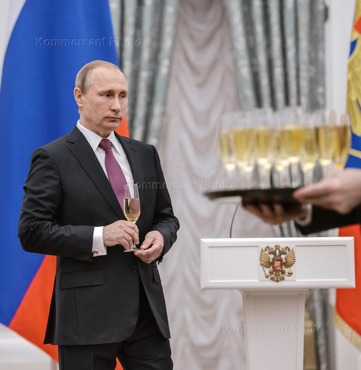 путин победитель. путинская премия к новому году. путин вручил госпремии в кремле. путинская премия к новому году. встреча олимпийцев в кремле 2021.