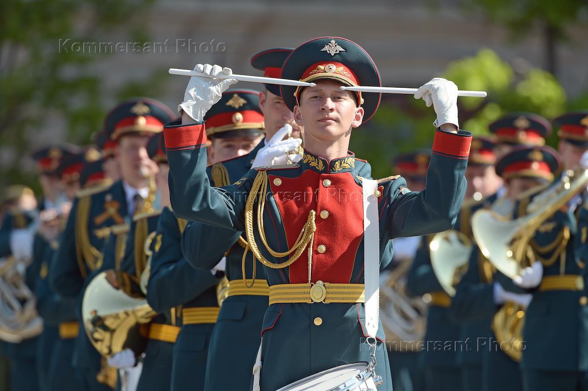 Парадный ансамбль