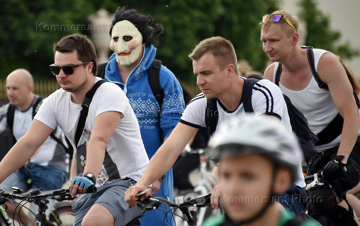 Участники московской. Степь 22 велопарад.