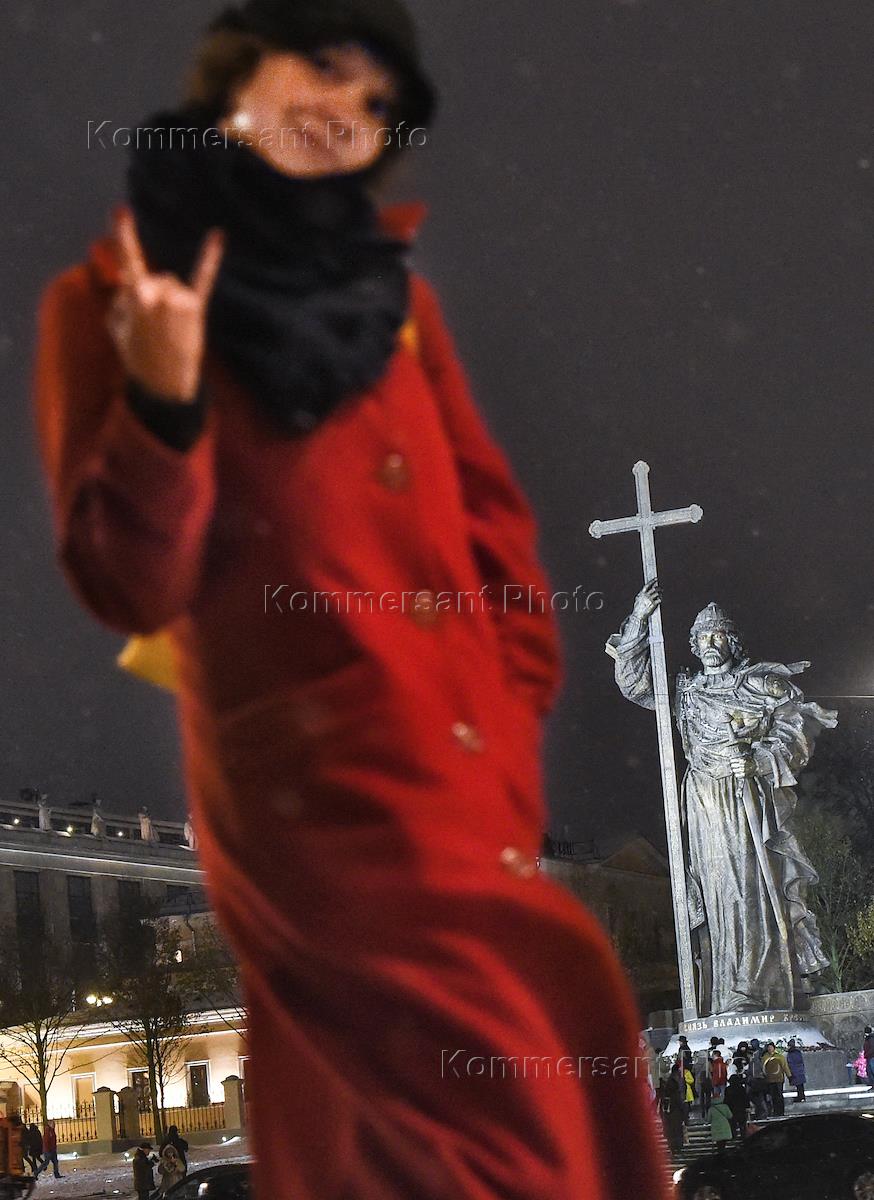 красное пальто невзорова