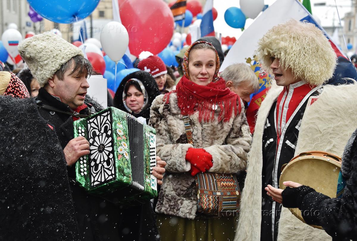 Москва день народного. День народного единства традиции. Традиции праздника народного единства. Традиции дня народного единства в России. Народные гуляния на день народного единства.