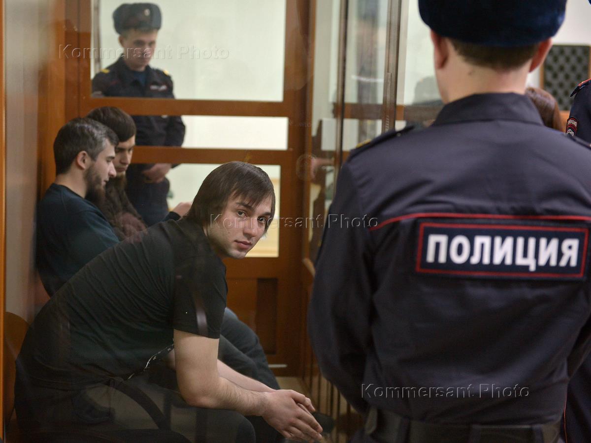 Осудили полицейского. Дело башинбаева что случилось. Дело башинбаева что случилось. Следственный судья. Фотография под арестом.