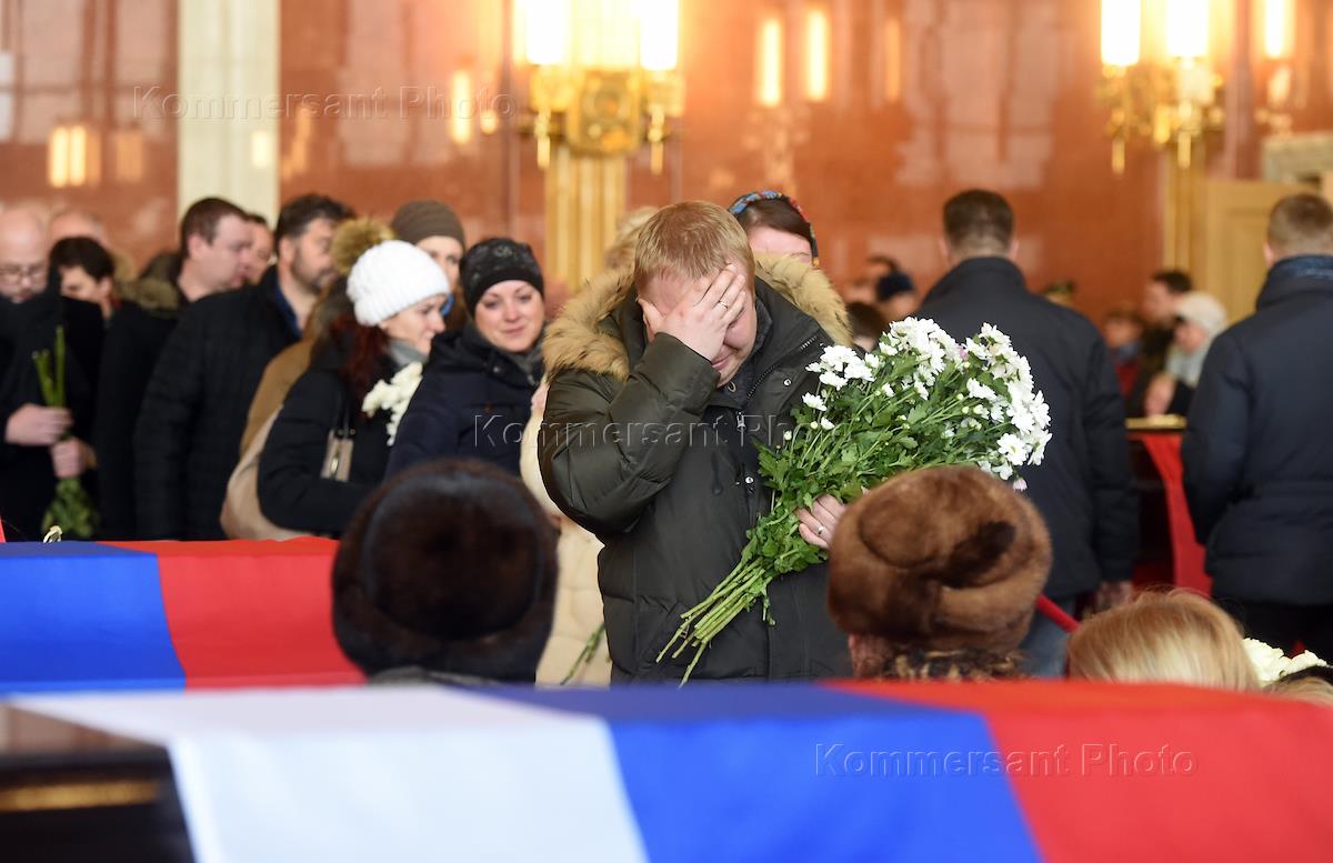 Авиакатастрофа александрова. Похороны погибших в авиакатастрофе. Ансамбль Александрова катастрофа. Ансамбль имени Александрова авиакатастрофа.