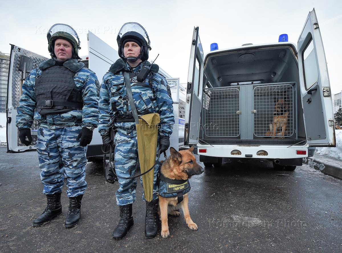 угроза взрыва. угроза взрыва. угроза взрыва в отеле. полиция защищает людей. пожар на взрывопожароопасных объектах.