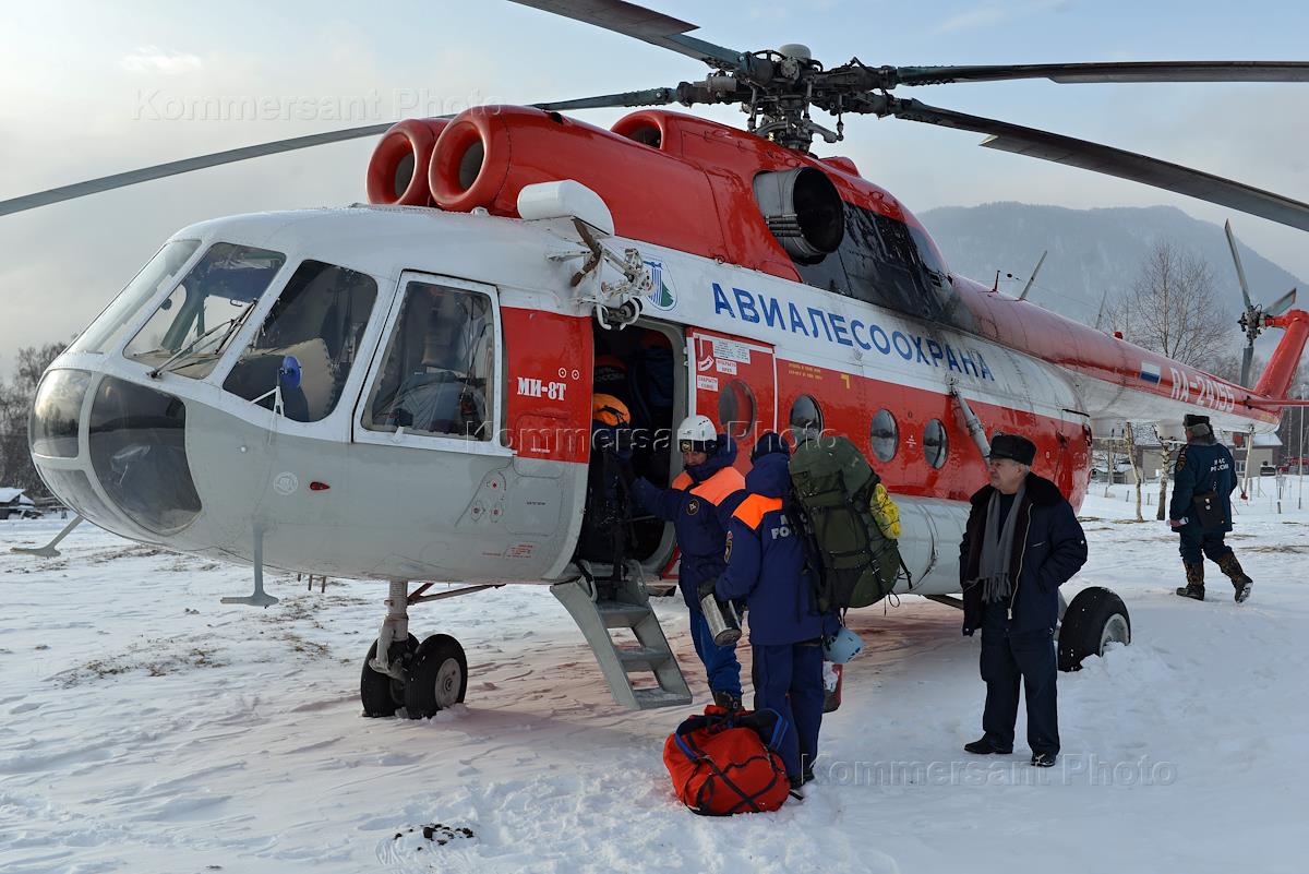 Спасательная алтая. Ми-8 Горно Алтайск. Ми 8 Алтай. Катастрофа Robinson r66 над Телецким озером. Ми-8мтв Авиалесоохрана Алтай.