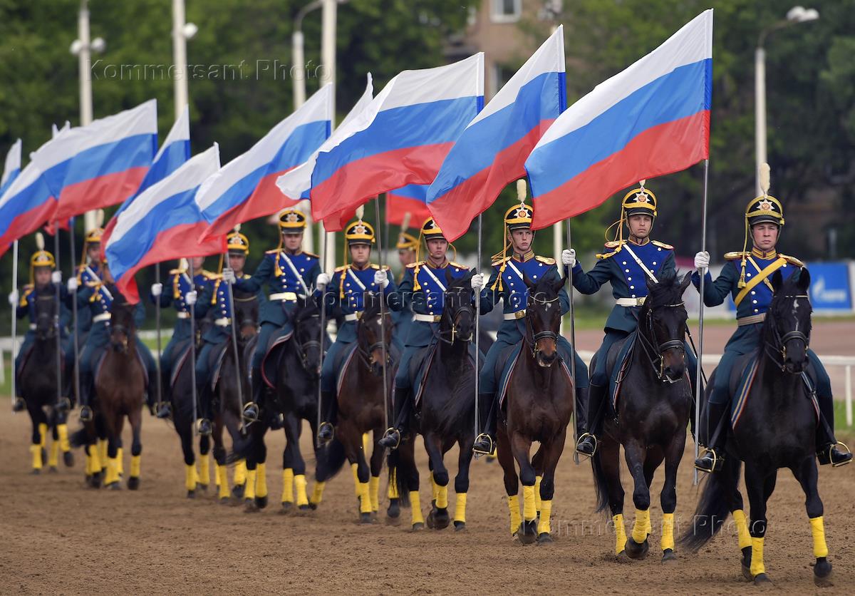 Флаг россии кони картинки