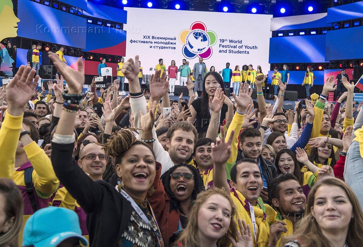 Всемирный фестиваль молодежи 2024. Фестиваль молодежи и студентов в сочи 2017 церемония открытия. Монумент, посвящённый всемирному фестивалю молодёжи и студентов (. Сколько участников фестиваля молодежи в сочи. Всемирный фестиваль молодежи.