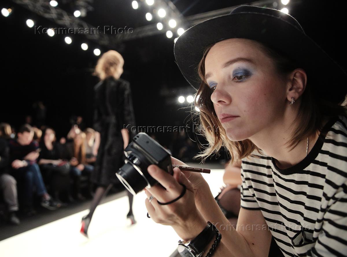 мода вернулась. брюки карго 90х женские. стрит стайл 80-х. инфантильность в моде.