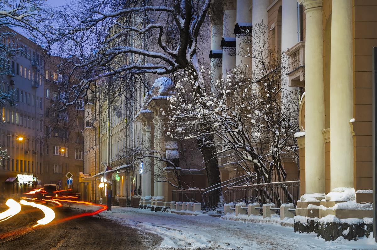 Патриаршие пруды москва ермолаевский переулок фото. Москва Ермолаевский переулок Патриаршие пруды. Малая Бронная Патриаршие пруды. Патриаршие пруды Москва зима. Малая Бронная Москва зимой.